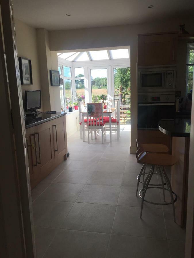 Highbury House, Warm And Welcoming. Homestay